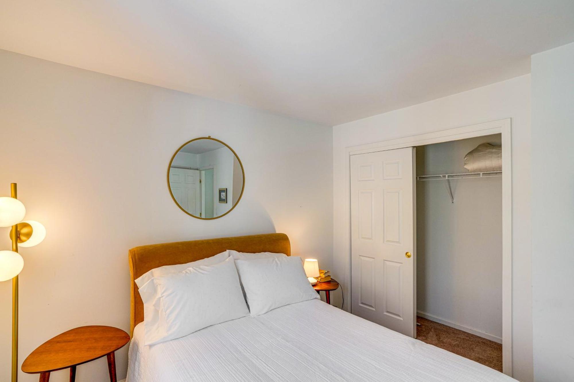 Private Guest House In Dtwn Lenox, Walk To Dining! Extérieur photo