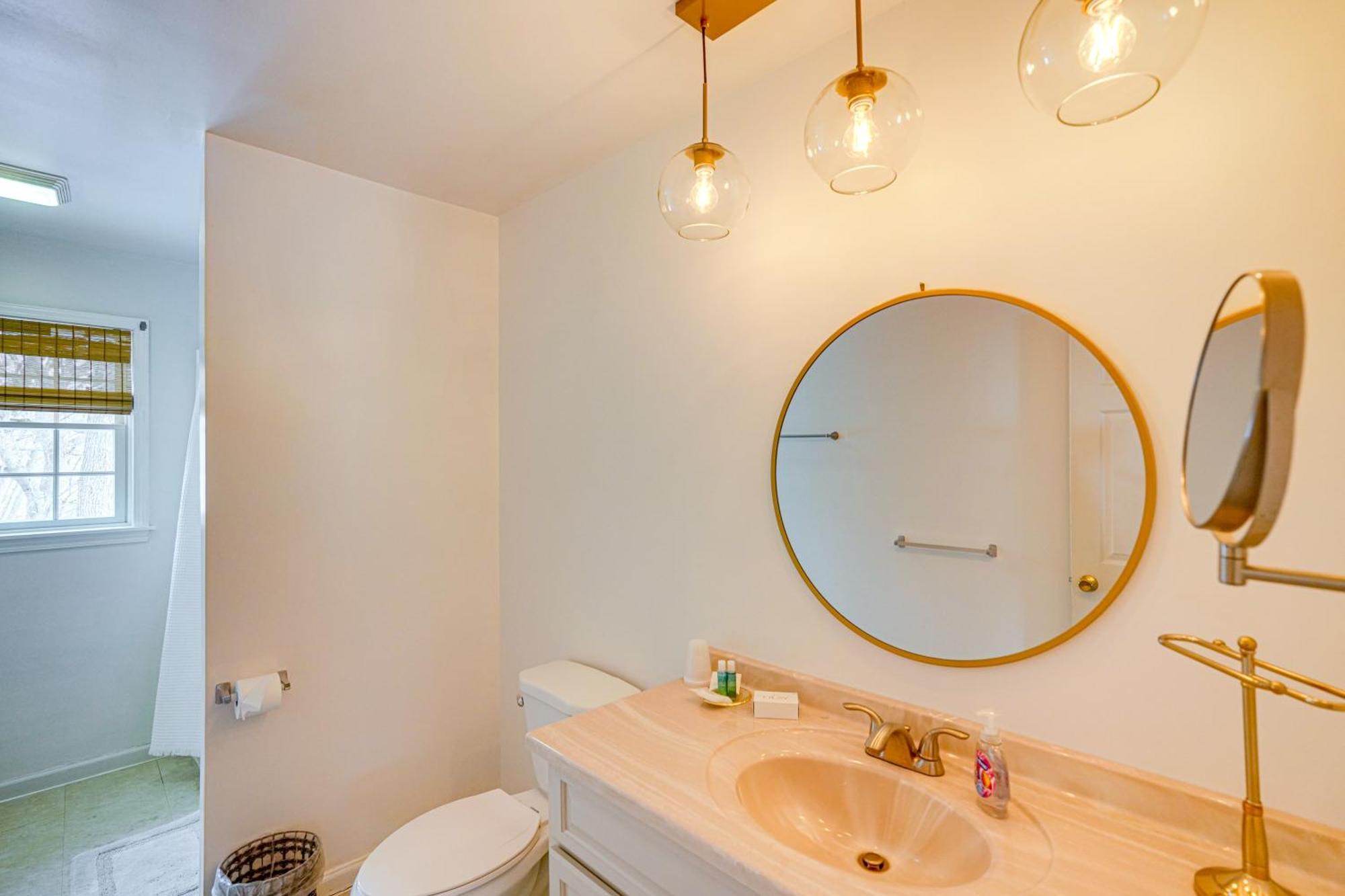 Private Guest House In Dtwn Lenox, Walk To Dining! Extérieur photo